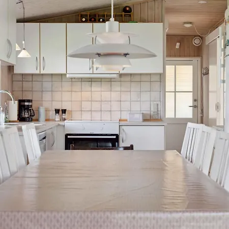 Lovely Within Walking Distance To The Sea Дом отдыха Brenderup