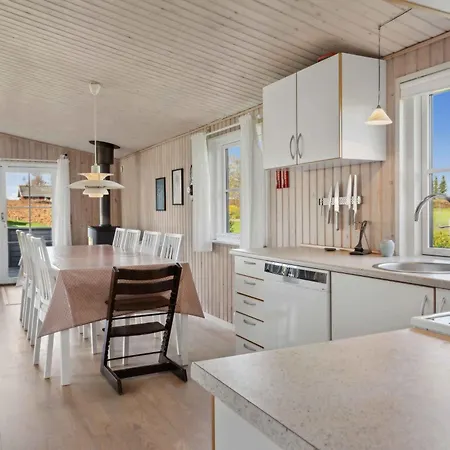 Lovely Within Walking Distance To The Sea Brenderup