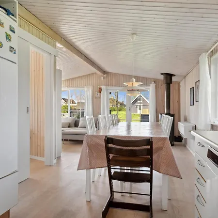 Lovely Within Walking Distance To The Sea Brenderup